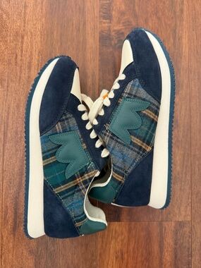 Women’s Birdies Roadrunner Sneaker Navy and Plaid Size 5.5